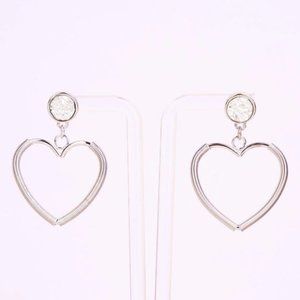 NWT *BOUTIQUE* HEART SILVERTONE DRUZY EARRINGS *VALENTINES*